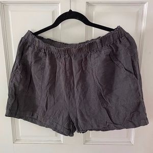 Large Grey Thread and Supply Short